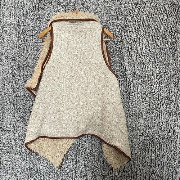 Love Tree Sherpa Vest Wool Blend w/ Vegan Leather Trim Ivory Women’s Large - Picture 4 of 12